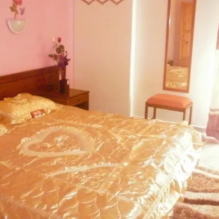 Tassos מלון דירות פליראקי